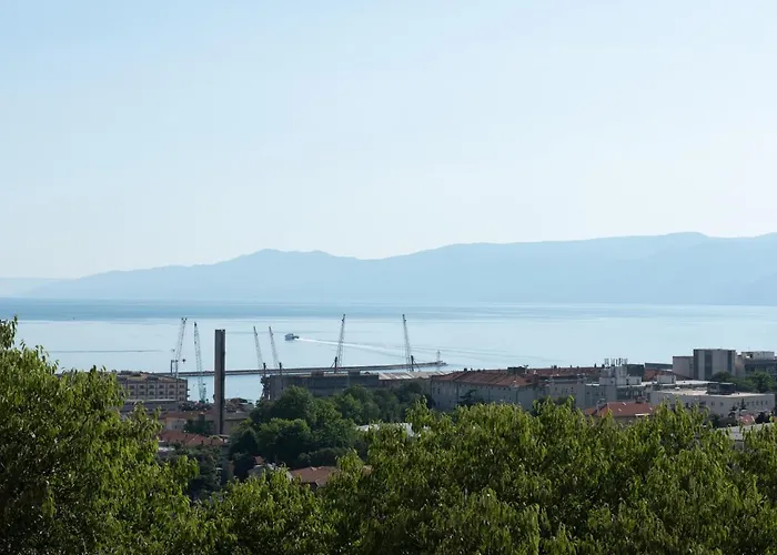 Apartman Lari