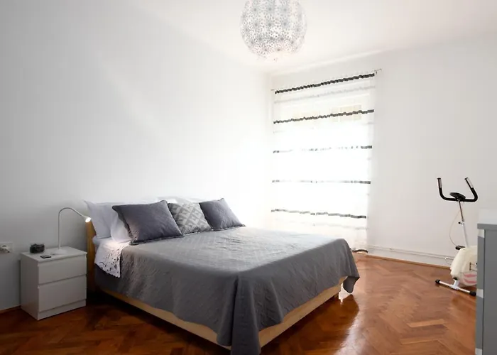 Apartman Lari